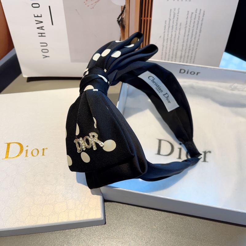 CHRISTIAN DIOR